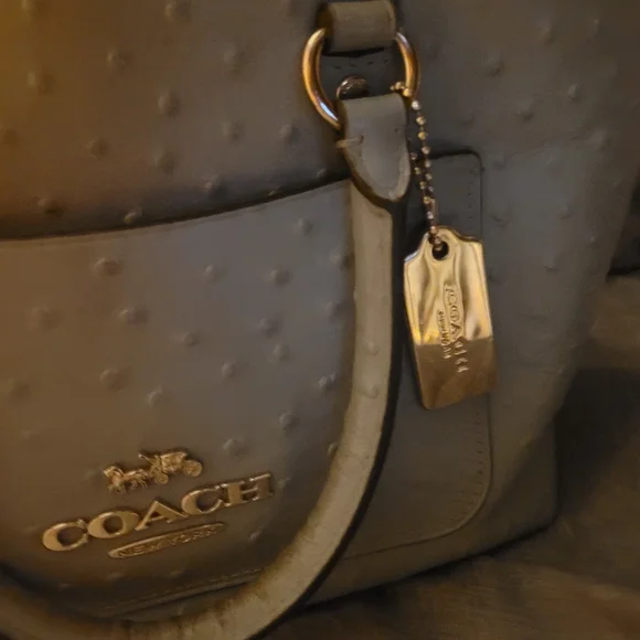 Coach handbag baby blue/ gray blue riveted cross-body strap included - Picture 6 of 11